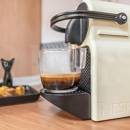 דירה Serene With Balcony And View By Rems